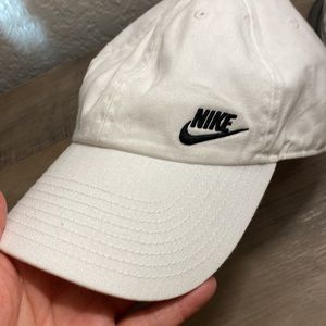 NWT Nike white hat OS